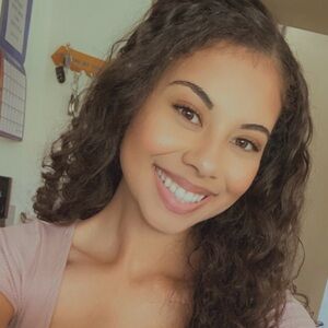 Meet your Posher, Alyssah